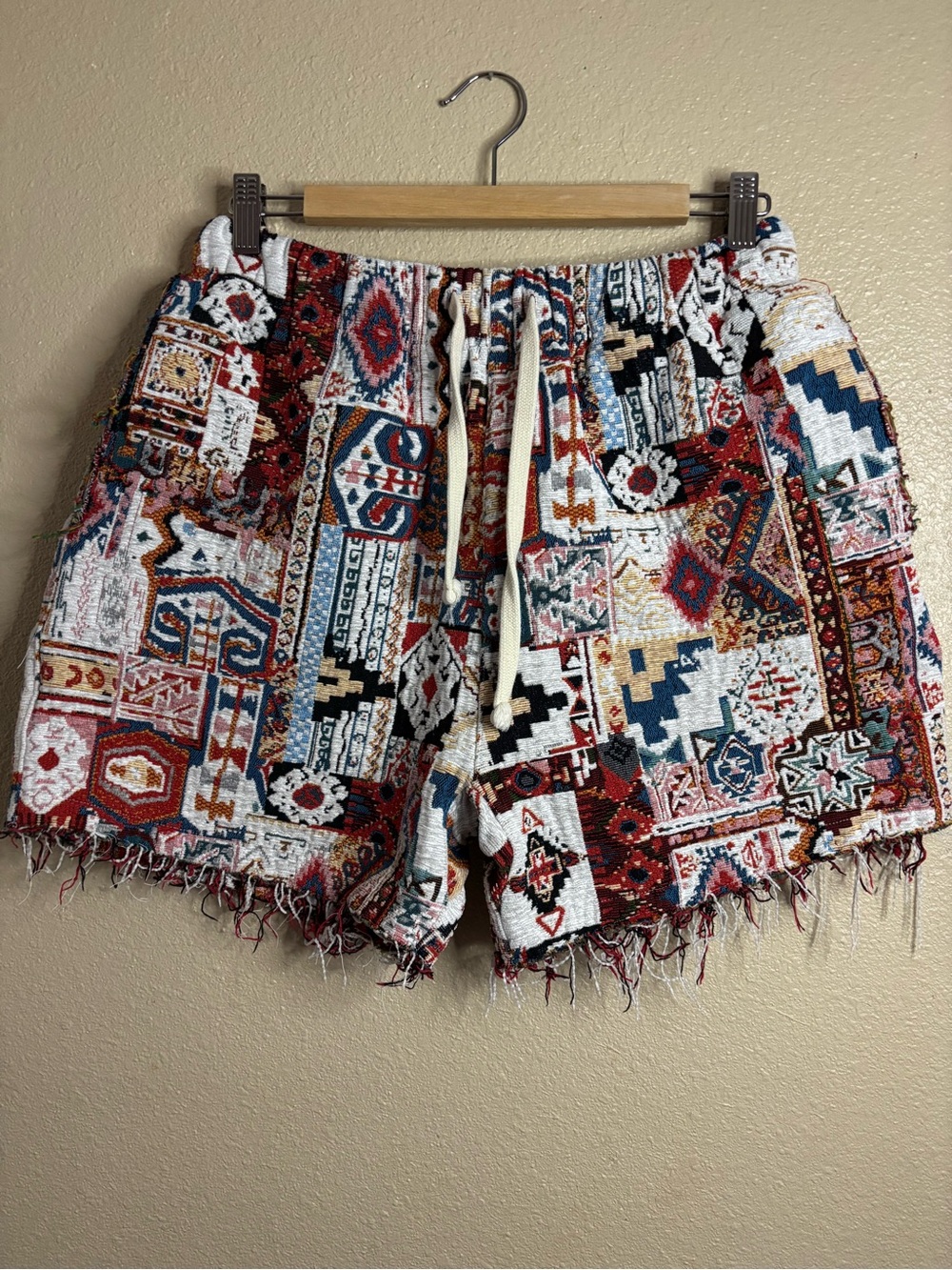 Men’s Pacsun Multicolor Tapestry Twill Shorts size Medium
